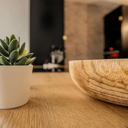 Moundi Piscine-parking-balcon Proche Hippodrome