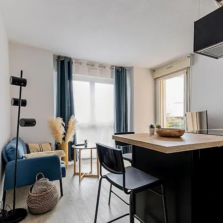 Apartment Moundi Piscine-parking-balcon Proche Hippodrome *