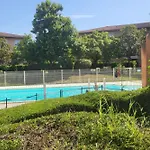 Moundi Piscine-parking-balcon Proche Hippodrome Appartement Toulouse