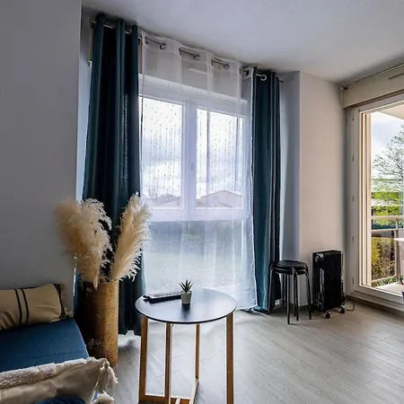 Moundi Piscine-parking-balcon Proche Hippodrome