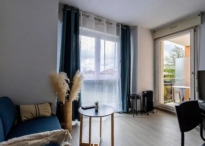 Moundi Piscine-parking-balcon Proche Hippodrome