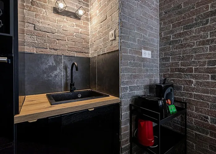 Moundi Piscine-parking-balcon Proche Hippodrome Апартаменты *